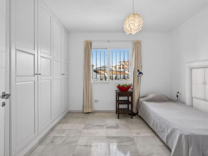 Image No.9-3 Bed Townhouse for sale