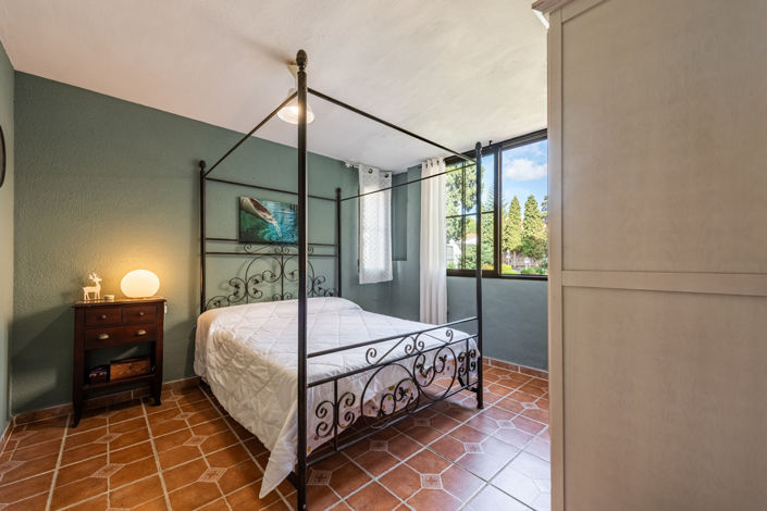 Image No.11-4 Bed Townhouse for sale