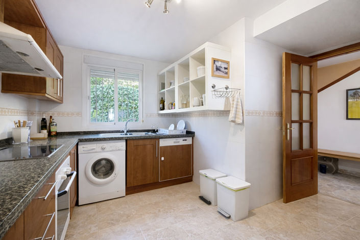 Image No.14-3 Bed Townhouse for sale