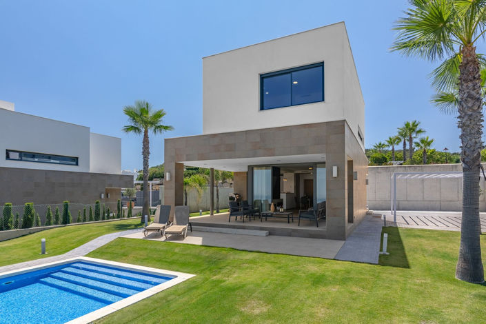 Image No.3-4 Bed Villa for sale