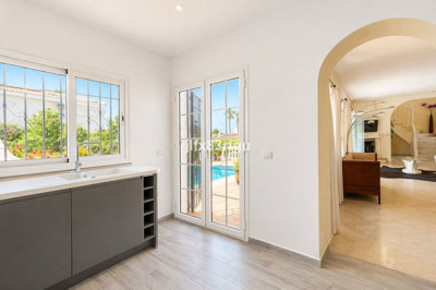 xqcy8elblxr9-467d0cee5b725f3ef65f102a0c2e69c0