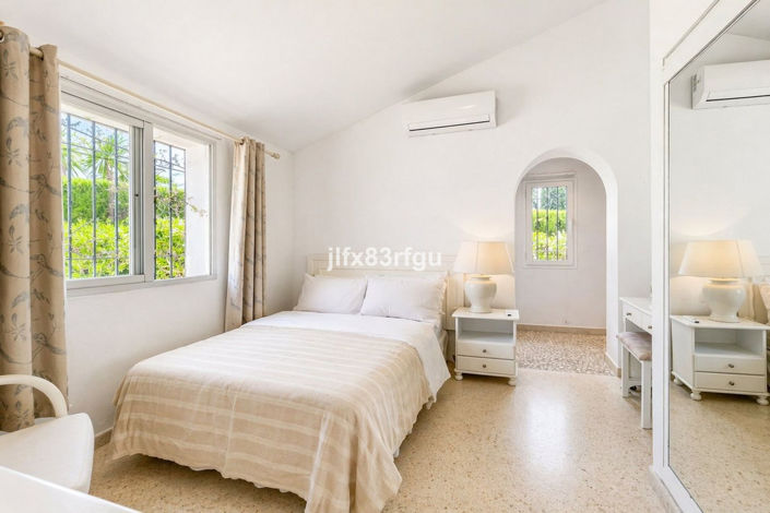 Image No.14-4 Bed Villa for sale