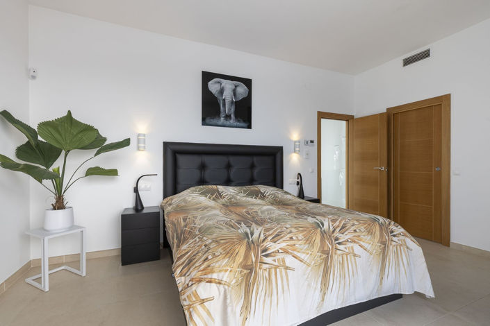 Image No.15-4 Bed Villa for sale