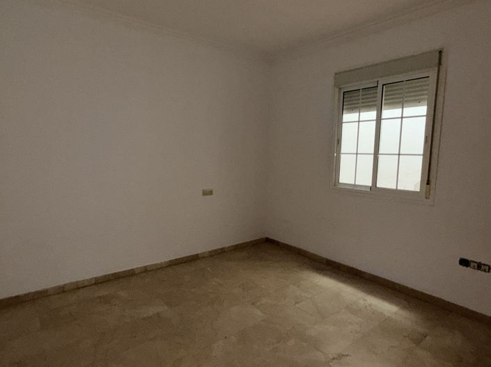 Image No.10-4 Bed Townhouse for sale
