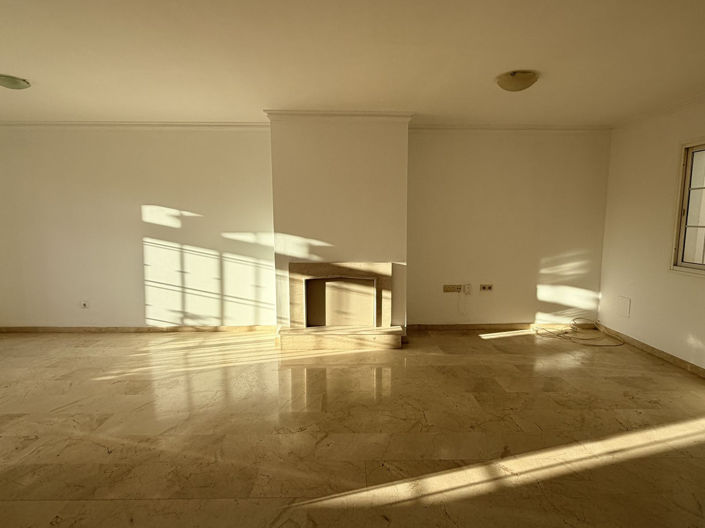 Image No.5-4 Bed Townhouse for sale