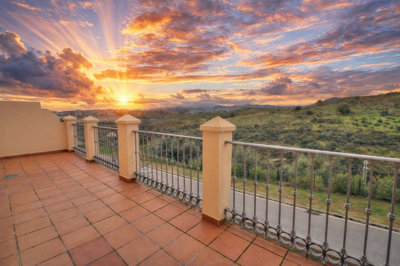 9im37j5h5z4-c23c0f86247804fa50226aecd8b0b2c8