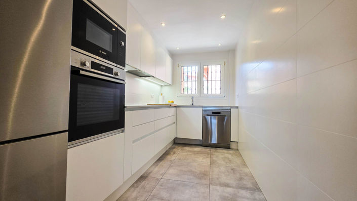 Image No.11-3 Bed Townhouse for sale
