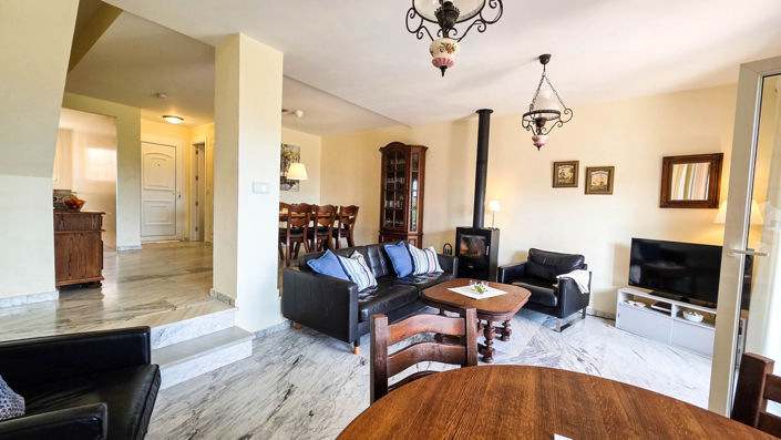 Image No.8-3 Bed Townhouse for sale