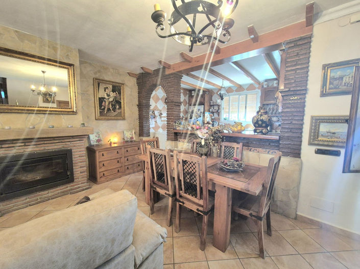 Image No.6-4 Bed Townhouse for sale