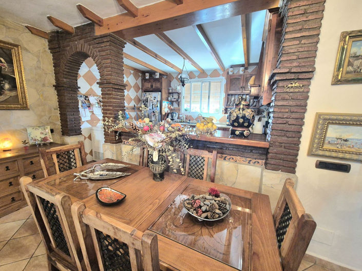 Image No.7-4 Bed Townhouse for sale