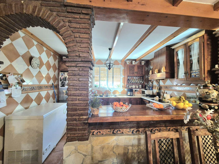 Image No.8-4 Bed Townhouse for sale