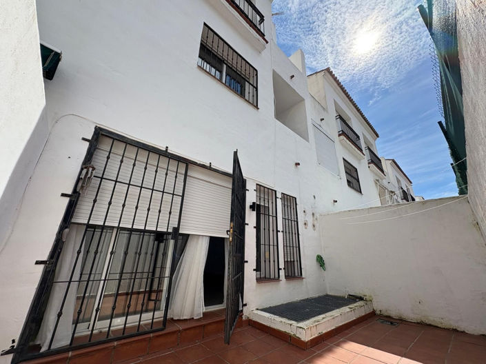 Image No.3-4 Bed Townhouse for sale