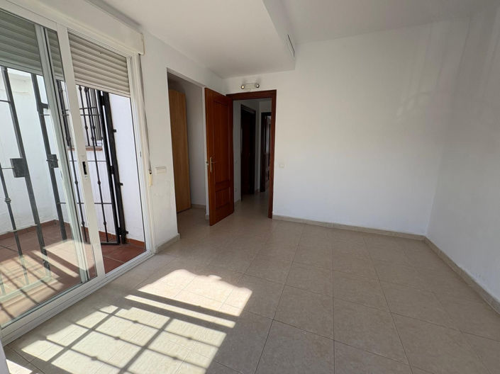 Image No.8-4 Bed Townhouse for sale