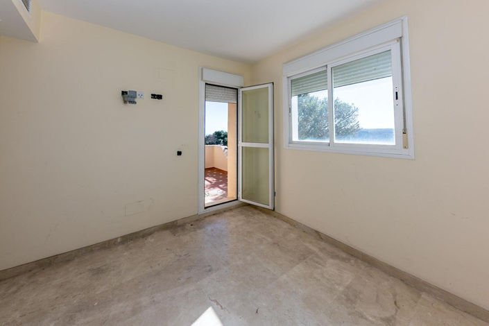 Image No.11-3 Bed Townhouse for sale