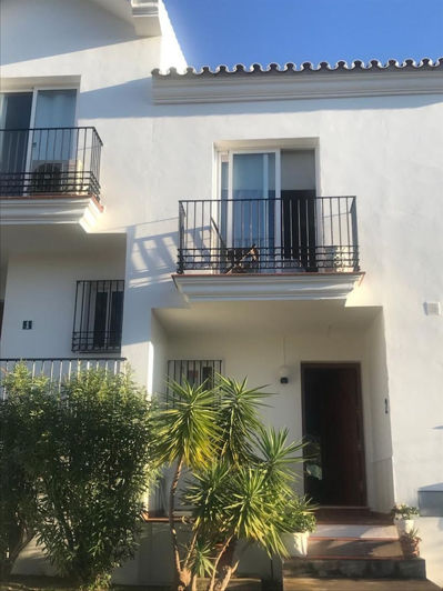Image No.2-3 Bed Townhouse for sale