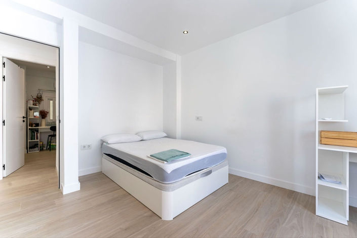 Image No.15-6 Bed Townhouse for sale