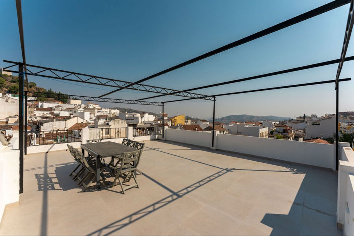 Image No.2-6 Bed Townhouse for sale