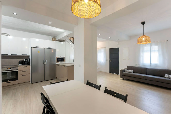 Image No.4-6 Bed Townhouse for sale