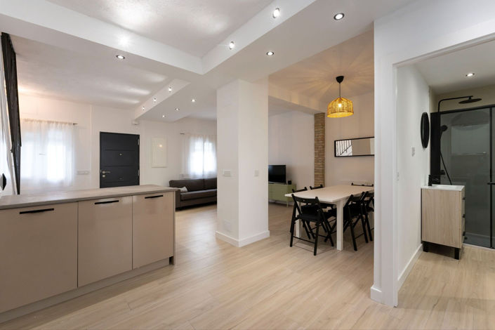 Image No.6-6 Bed Townhouse for sale