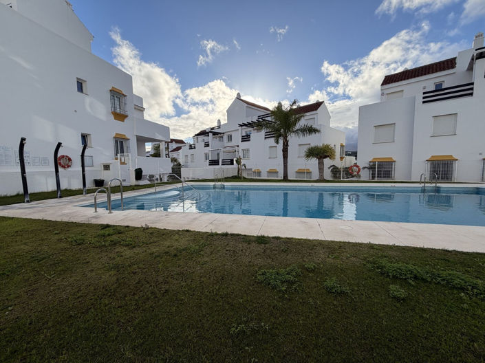 Image No.2-Appartement de 2 chambres à vendre à Estepona