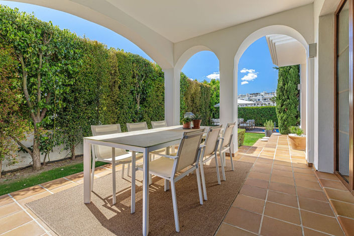 Image No.5-Villa de 4 chambres à vendre à Estepona