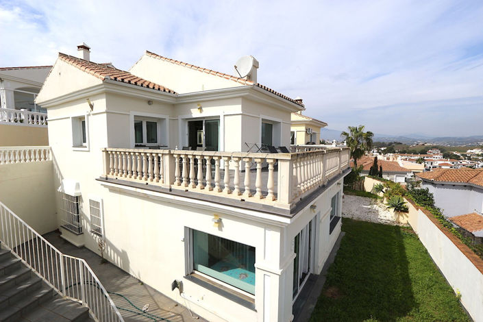Image No.3-3 Bed Villa for sale