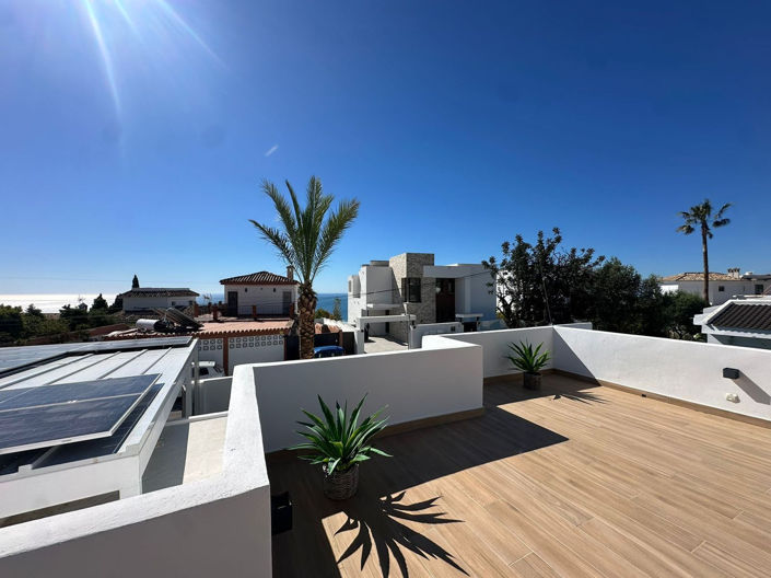 Image No.3-4 Bed Villa for sale