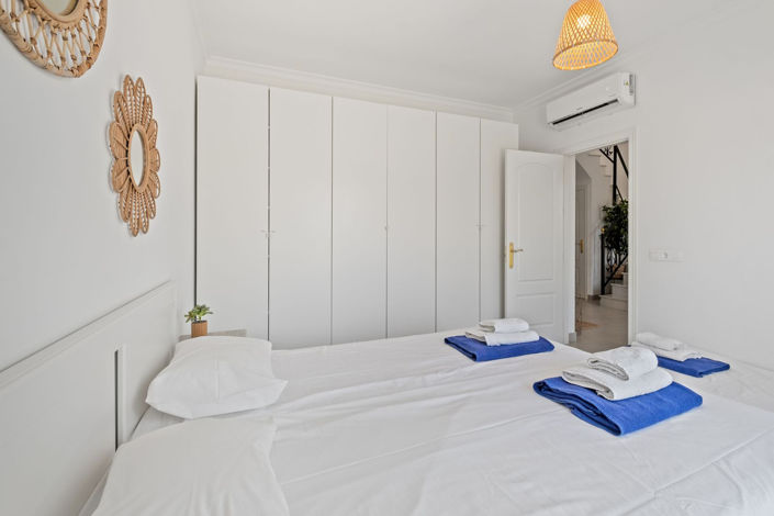 Image No.20-6 Bed Villa for sale