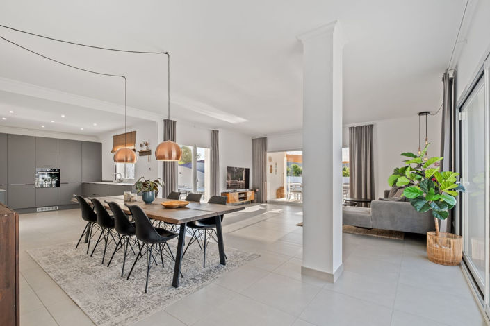 Image No.9-6 Bed Villa for sale