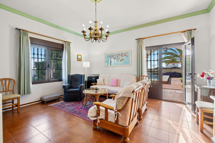 Image No.8-5 Bed Villa for sale