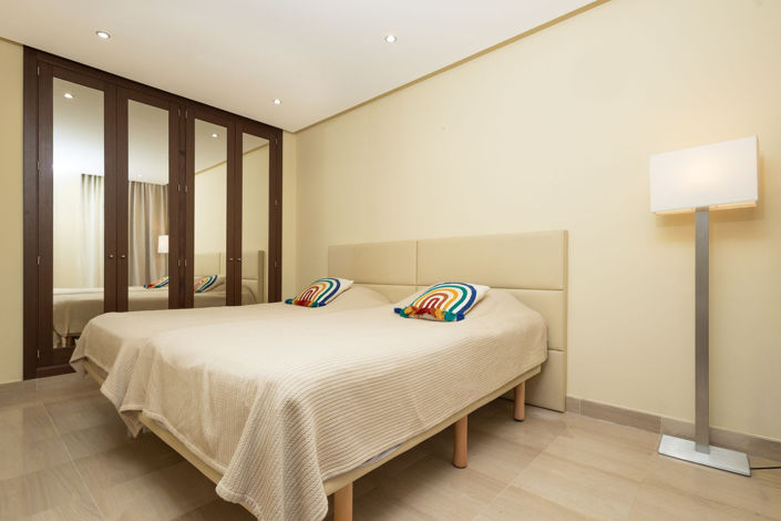Image No.18-3 Bed Apartment for sale