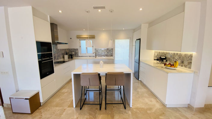 Image No.10-3 Bed Apartment for sale