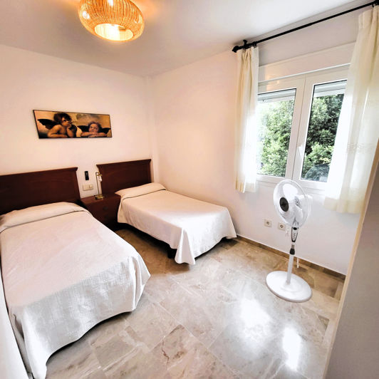 Image No.18-3 Bed Townhouse for sale