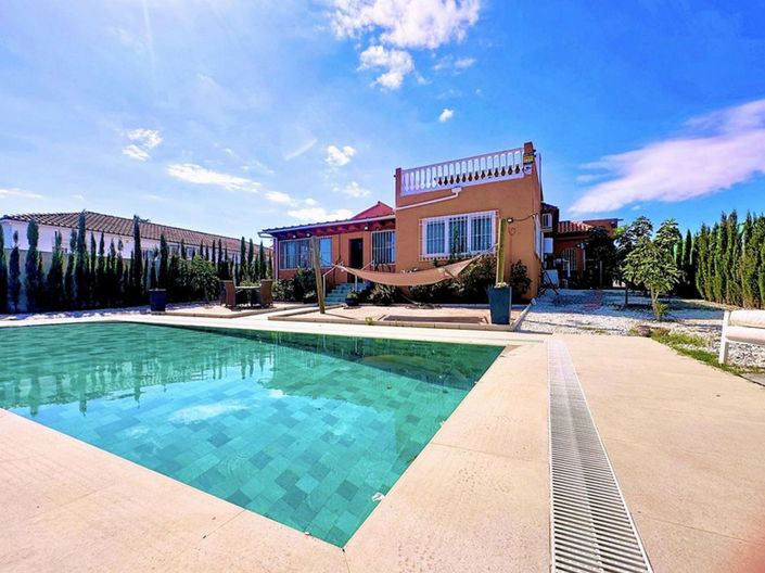 Image No.3-Villa de 3 chambres à vendre à Estepona