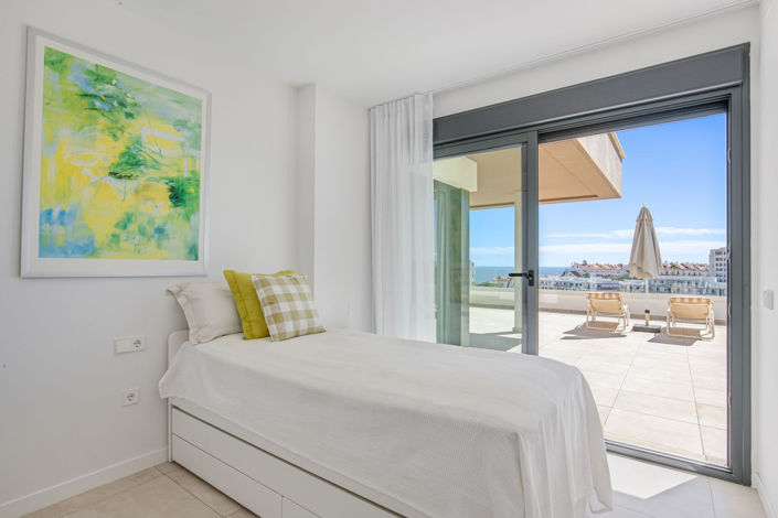 Image No.17-4 Bed Apartment for sale
