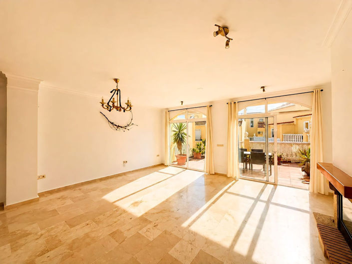 Image No.9-3 Bed Townhouse for sale