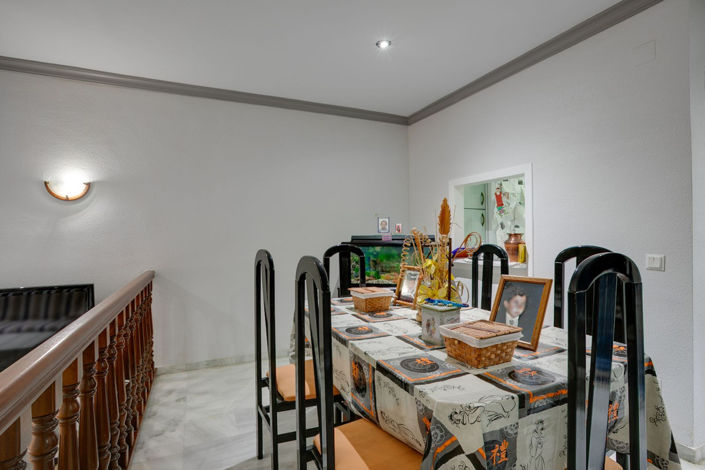 Image No.8-3 Bed Townhouse for sale