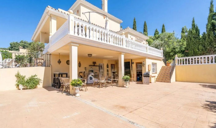 Image No.2-6 Bed Villa for sale