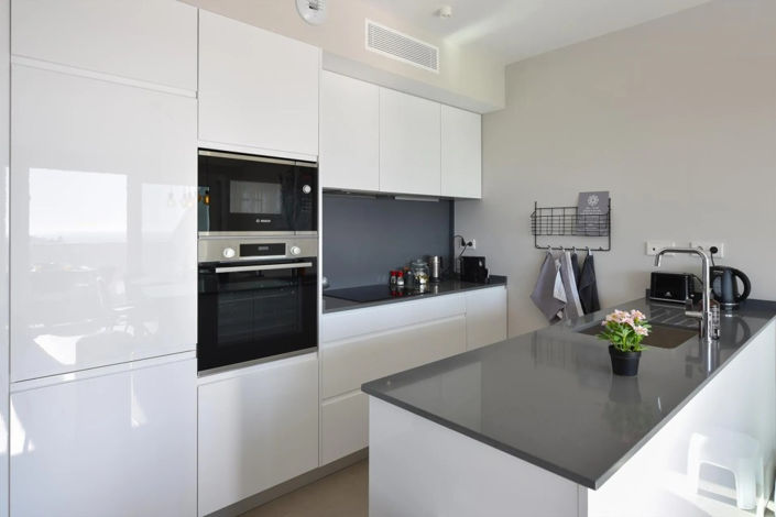 Image No.10-3 Bed Apartment for sale