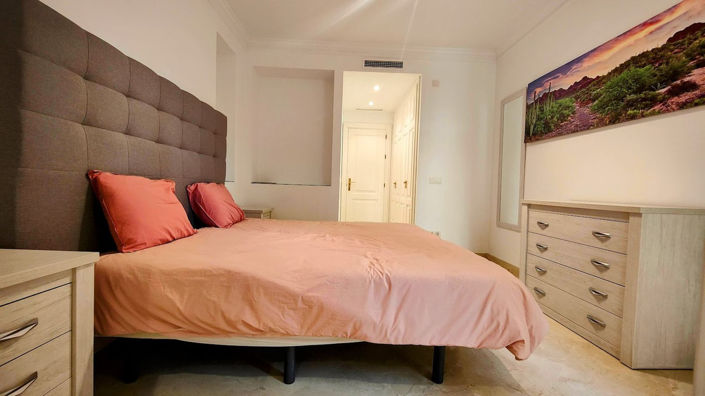 Image No.21-3 Bed Apartment for sale
