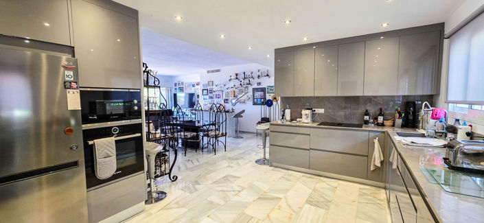 Image No.6-5 Bed Townhouse for sale