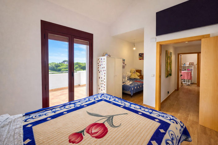 Image No.10-2 Bed Townhouse for sale