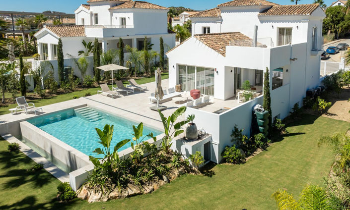 Image No.2-4 Bed Villa for sale