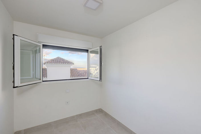 Image No.13-3 Bed Apartment for sale