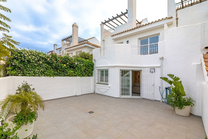 Image No.2-3 Bed Townhouse for sale