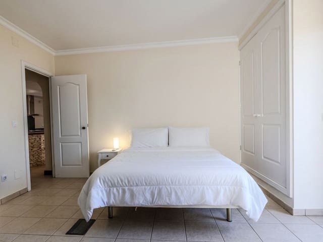 Image No.15-6 Bed Villa for sale