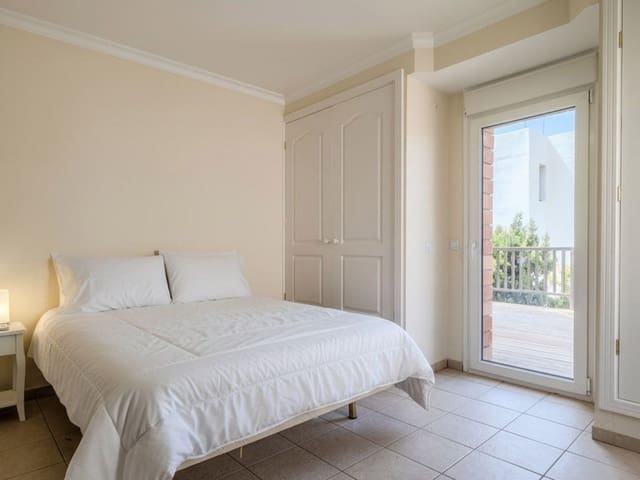 Image No.16-6 Bed Villa for sale