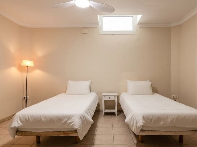 Image No.21-6 Bed Villa for sale