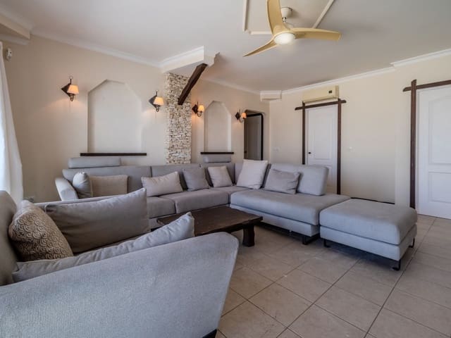 Image No.8-6 Bed Villa for sale
