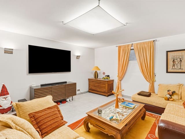 Image No.9-4 Bed Villa for sale